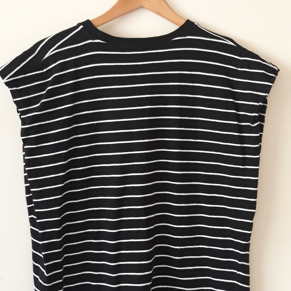 🍾🍾Host pick🍾🍾UNIQLO short sleeve tunic - Picture 5 of 9